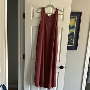 Elegant Sleeveless Dress in Rust Red